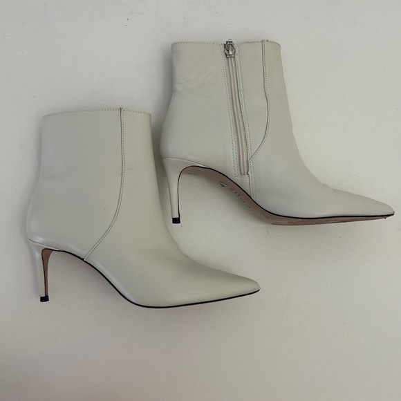 SCHUTZ Shoes - Schutz Bette Stiletto Leather Ankle Bootie in Off-White Size 7B